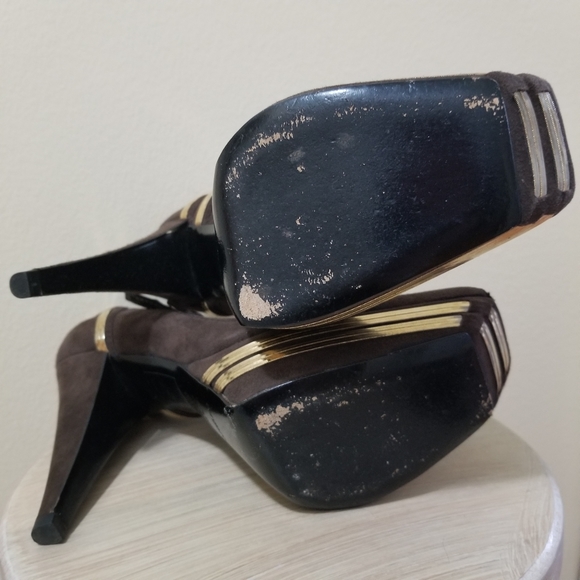 Sergio Rossi Brown Suede Platform Pump Gold Chain - Picture 10 of 10